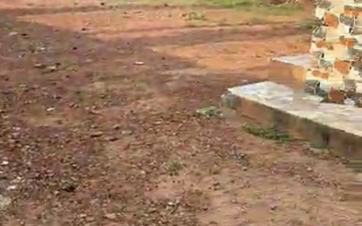 600sqm plot with two rooms bq